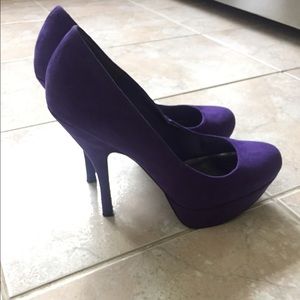 Purple pumps